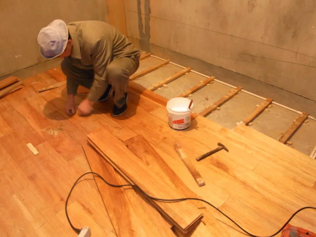 北京旧房翻新改造木地板选择